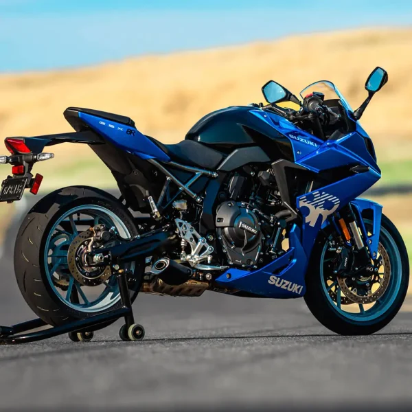 Detalle Suzuki GSX-8R 03