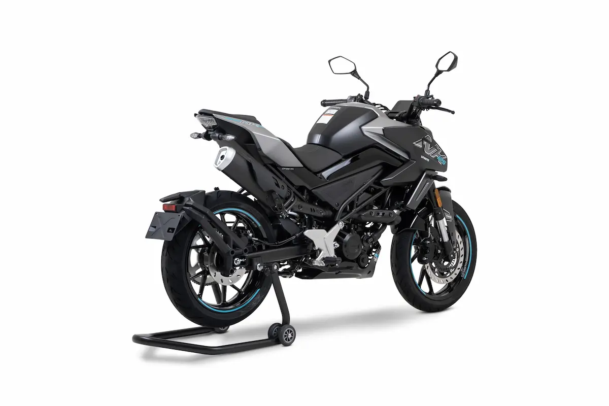 2 CFMOTO 125NK negro 2025