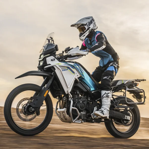 400 MT CFMOTO 2026 gris