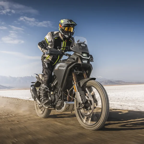 400 MT CFMOTO 2026 negro