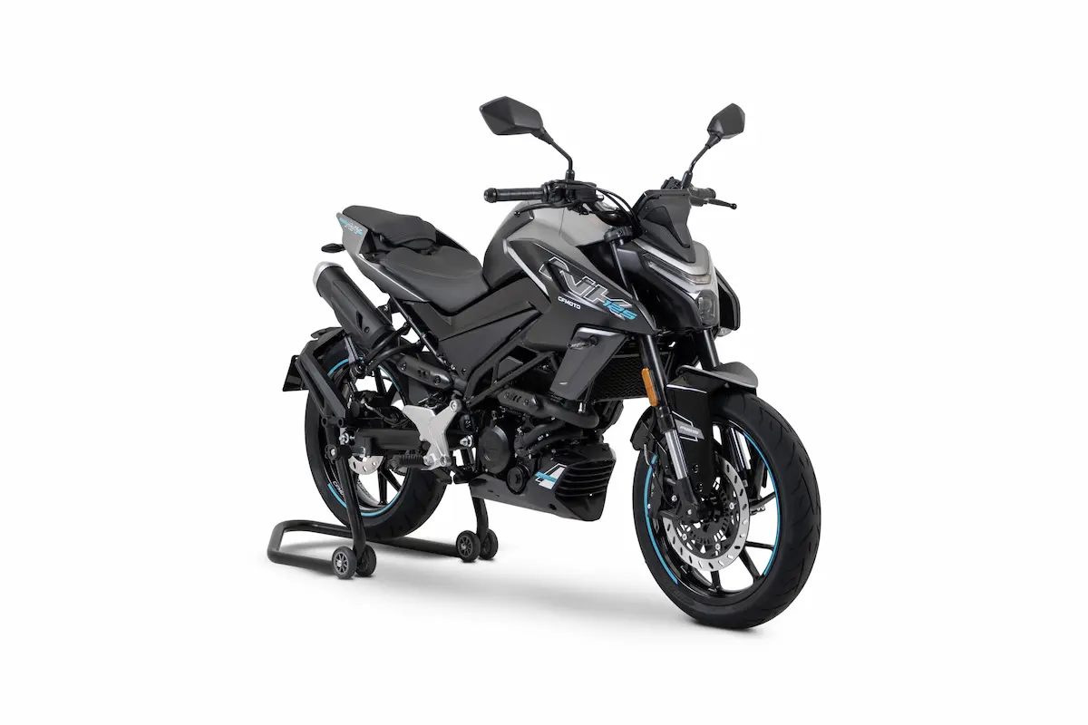 8 CFMOTO 125NK negro 2025