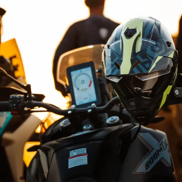 CFMOTO 800MT-X 2026 acción 04