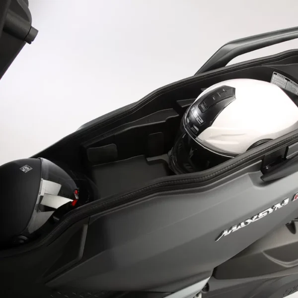 Sym Maxsym GT espacio bajo asiento