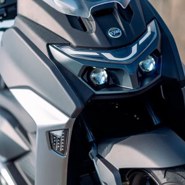 Sym Maxsym 400 GT luces Led