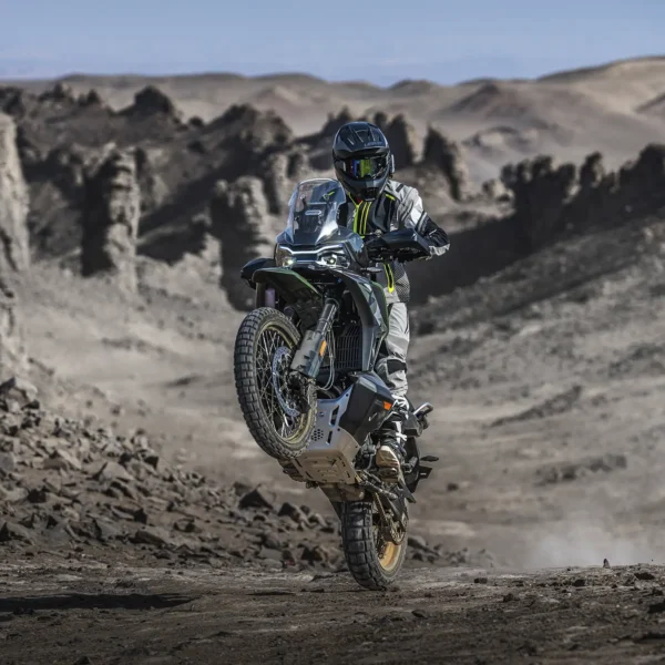 CFMOTO 1000MT-X 2026 en acción